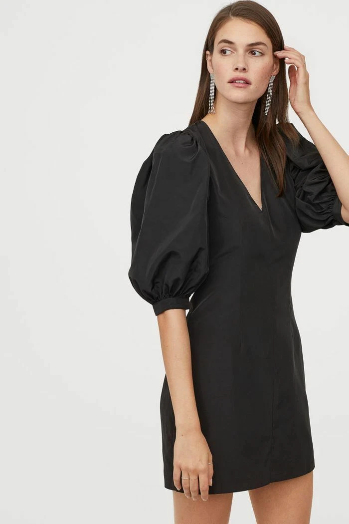 H&m black top v neck dress