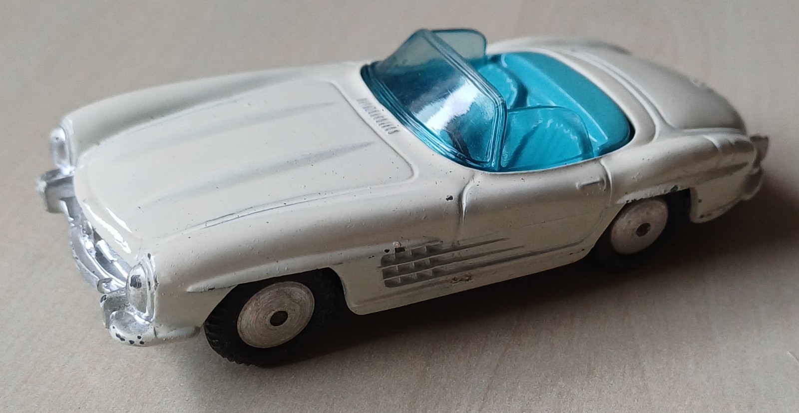 Corgi 303, Mercedes 300 SL - Free Price Guide & Review