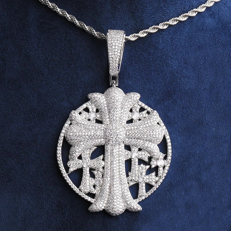 Take Up Your Cross | Colgantes de cruz de circonita cúbica con diamantes enchapados en plata 925 de 24 k VVS Foto 3 de 4