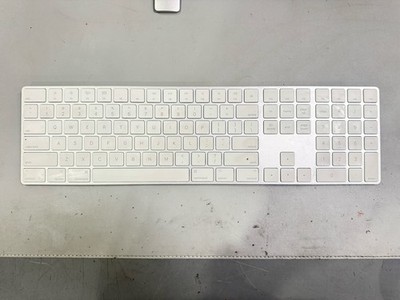 Apple Magic Keyboard A1843 Wireless Bluetooth w/ Numeric Keypad Silver VERY GOOD