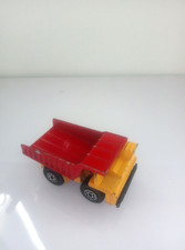 Matchbox Dump Truck Yellow- Red 1989 vintage/retro toy model -1:140 (7cm long)