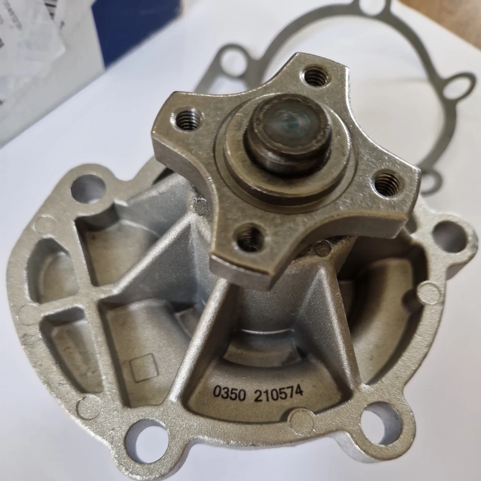 Water Pump FORD MONDEO 04-08 Mk3 ST220 3.0 V6 Coolant 0350210574 - Image 4 of 4