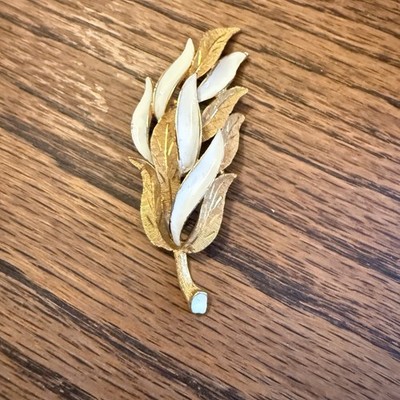 Vintage Kramer Brooch Cold White Enamel Leaf Gold Tone