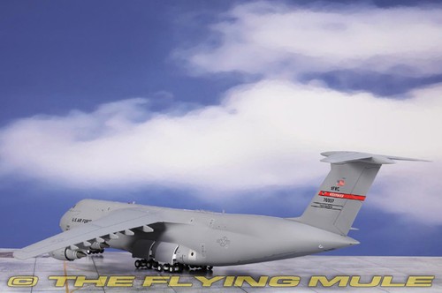 GeminiJets 1:200 C-5M Super Galaxy USAF 439th AW #87-0037 - Picture 2 of 8
