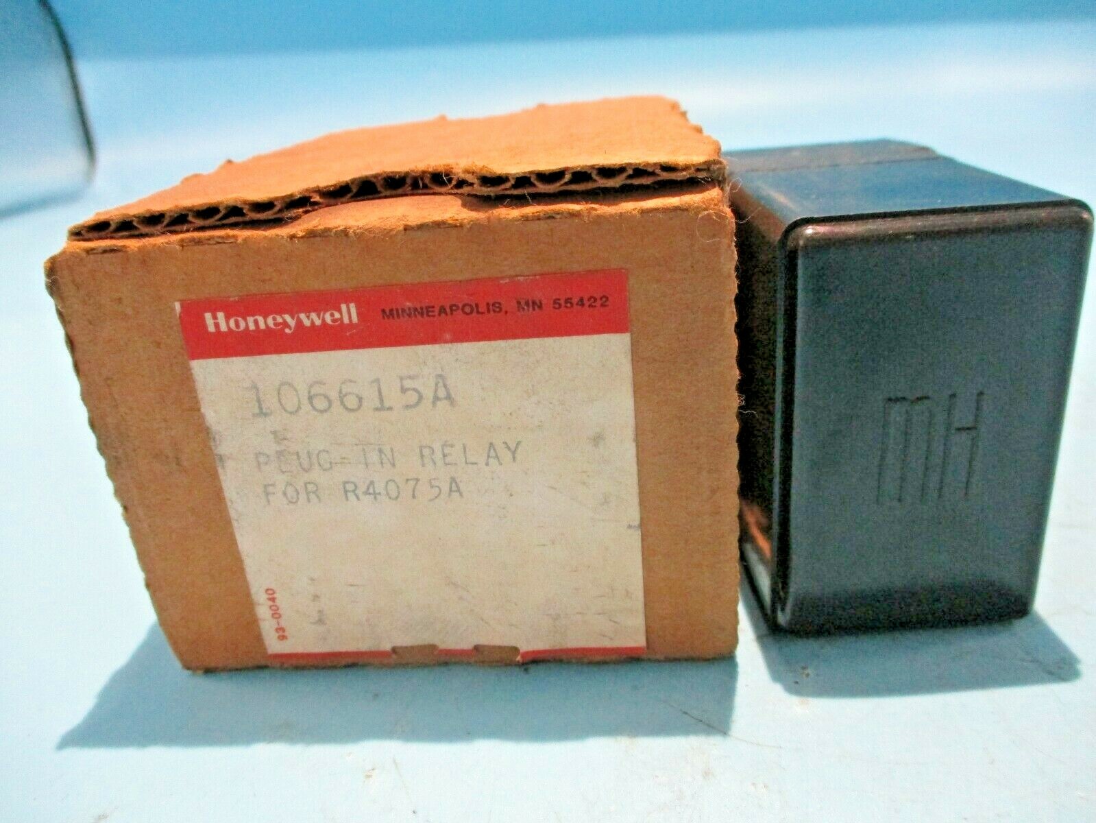 NEW HONEYWELL 106615A PLUG-IN RELAY FOR R4075A