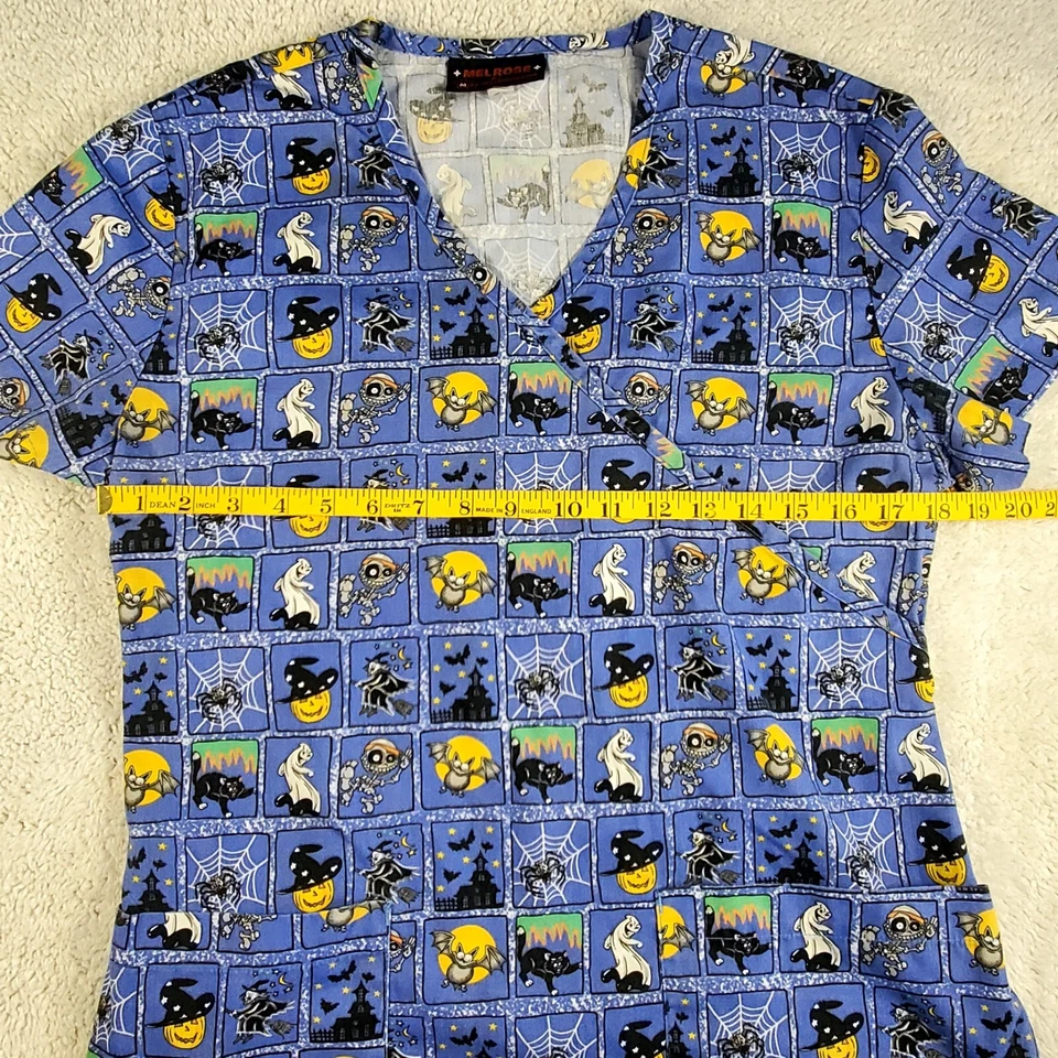 Melrose+ By May-Hill Uniform Blue/Black/Yellow Halloween Scrub Top (M) - Imagem 3 de 4