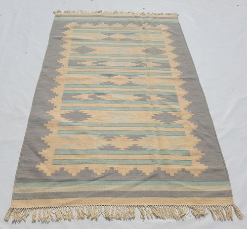 Vintage Traditional Handcrafted Turkish Kilim Rug for Home Décor 190x120 cm