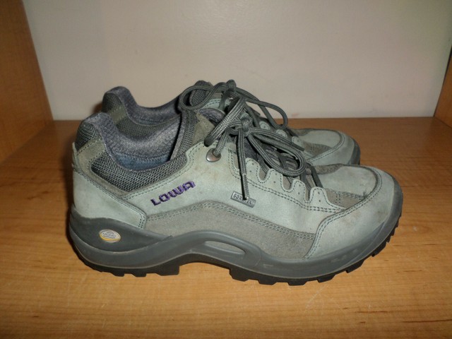 lowa trail running shoes