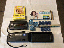 GREAT BUNDLE Vtg Kodak TELE-EKTRA TELE-INSTAMATIC 608 camera UNTESTED bulbs