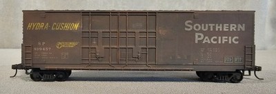 Roundhouse HO Scale Southern Pacific 50' Double Plug Door Box Car Kadee