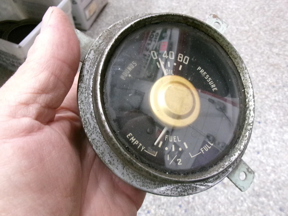 1950 Plymouth Special Deluxe medidor de óleo combustível cluster - Imagem 4 de 4