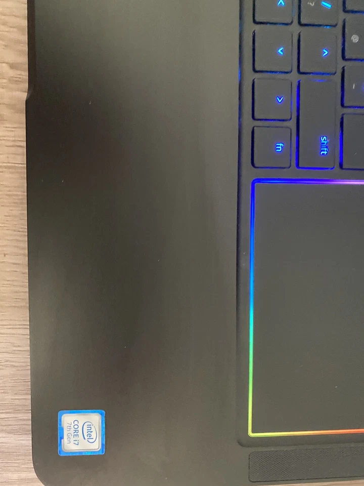 Razer Blade Pro 17.3" Intel Core i7-7700HQ Quad-Core NVIDIA GEFORCE GTX 1060 - Image 3 of 4