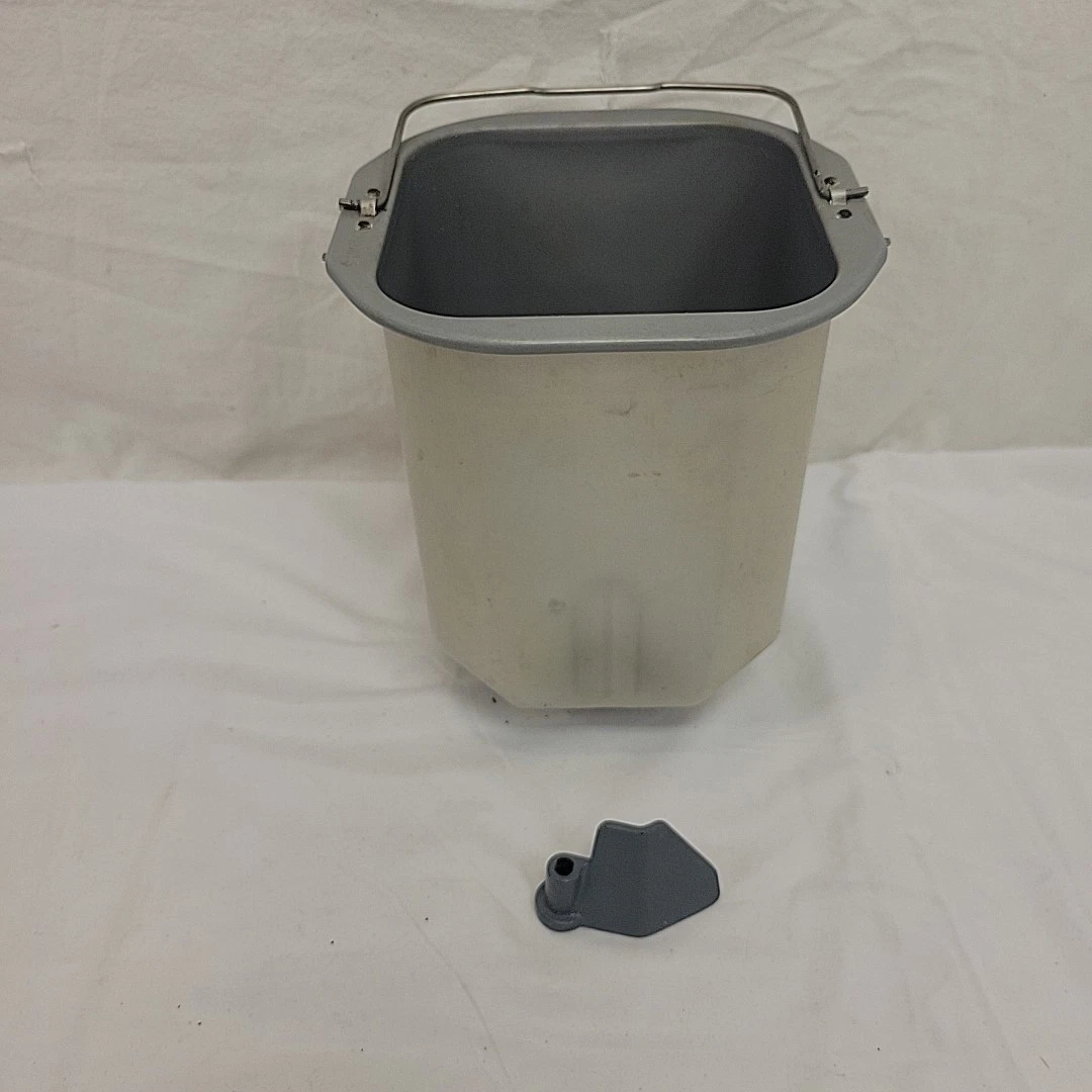 TOASTMASTER BREAD BOX BREAD MAKER 1156S PARTS PAN AND PADDLE