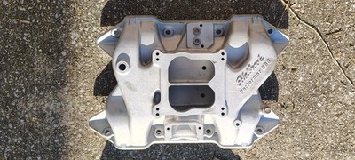 Mopar Edelbrock 383 Performer New /Good Condition