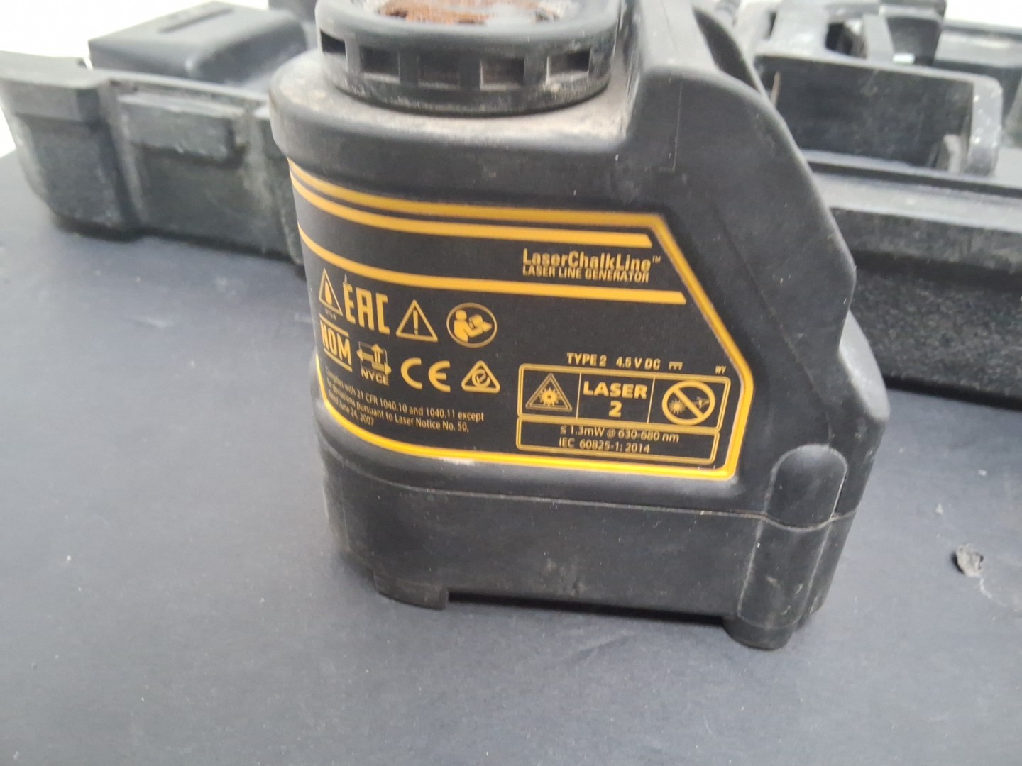 Dewalt Green Self-Leveling Cross Line Laser Level DW088