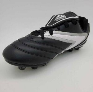 low top soccer cleats