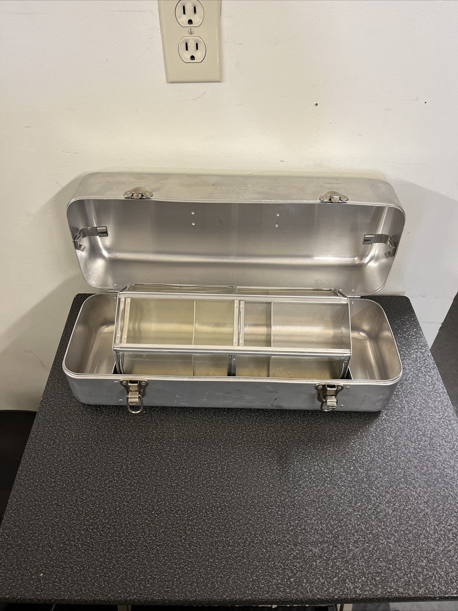 RARE Vintage ROLL-A-TRAY Tackle Box by Upper Midwest MFG, CO RARE Vintage ROLL-A-TRAY Tackle Box by Upper Midwest MFG, CO