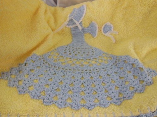 Vintage Terry Cloth Bath Towels Yellow and blue Girl in dress Crocheted - Picture 2 of 4