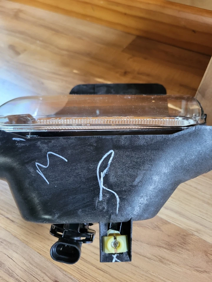 2004-2007 雪佛兰 Avalanche Silverado 正品通用右手雾灯 15190983 — 第 4/4 张图片