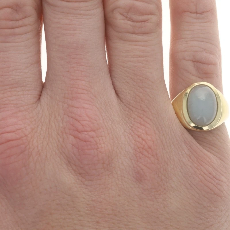 Yellow Gold Beryl Men's Ring - 18k Oval Cabochon 5.46ct Solitaire - Image 2 of 4