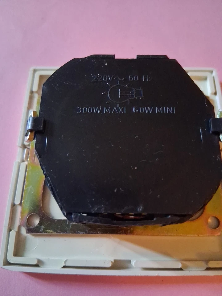 Legrand Mosaic 50 Variateur Variatouche Plaque Sensitive 300 Watts Maxi Neuf  - Photo 2/3