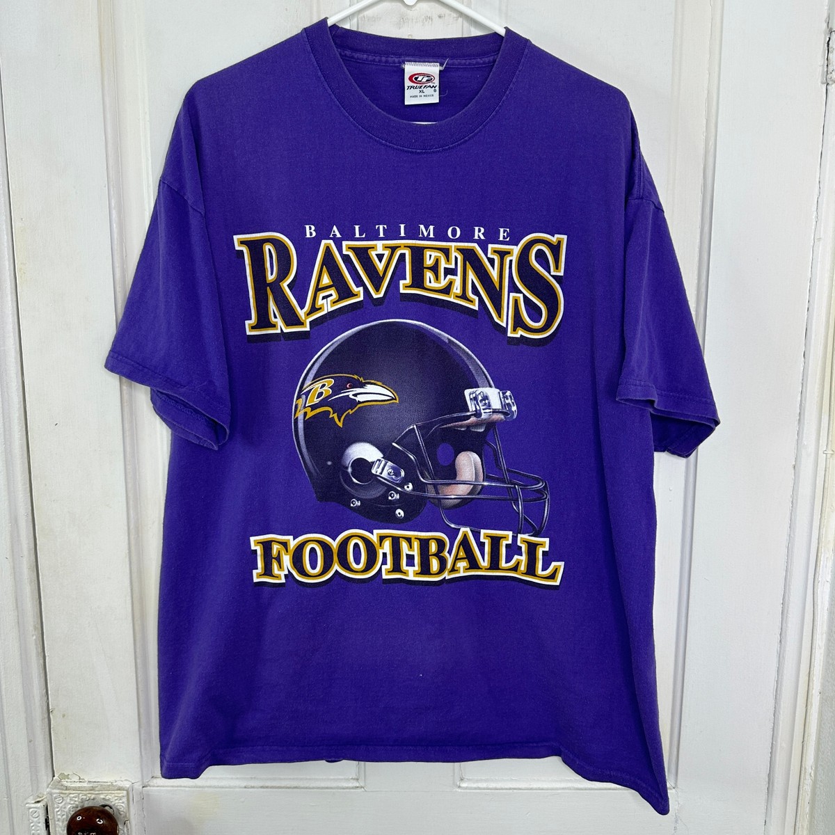 Vintage Baltimore Ravens Maryland Football NFL T-Shirt Purple