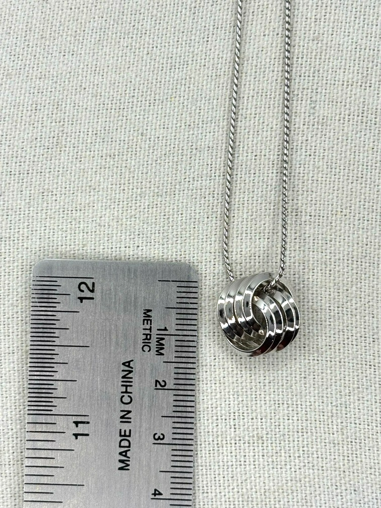 Foto 10 di 17
