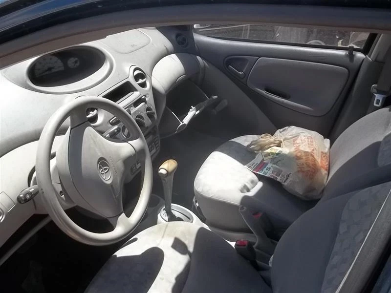 Pinza de freno de disco delantera izquierda usada se adapta a: Toyota Echo 2002 grado delantero izquierdo Foto 4 de 4