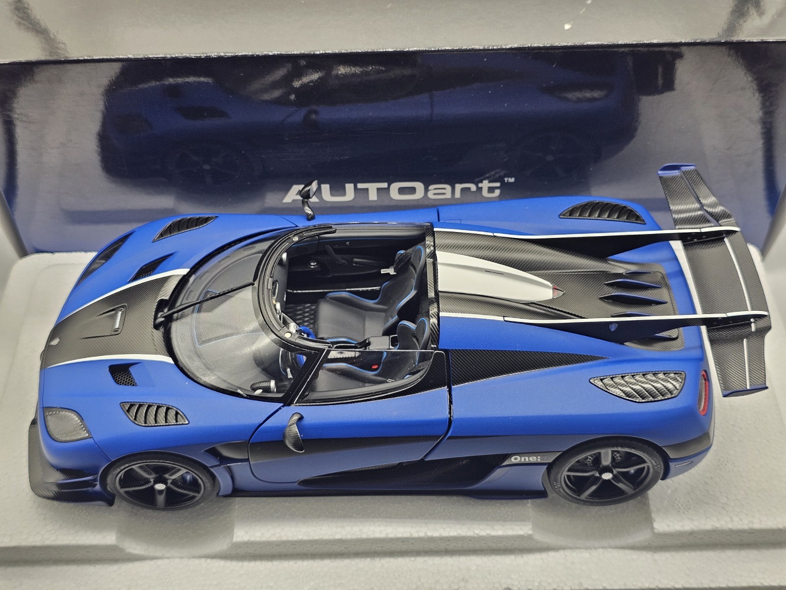 Koenigsegg One:1 Blu Imperial Matt 1:18 AutoArt In Box