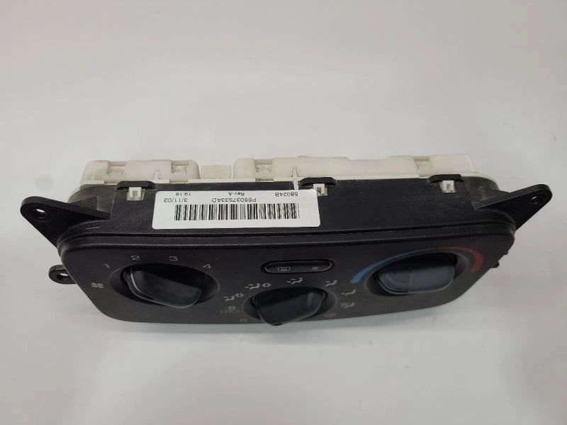 Jeep Liberty 2002 2003 control de temperatura con aire acondicionado Foto 2 de 4