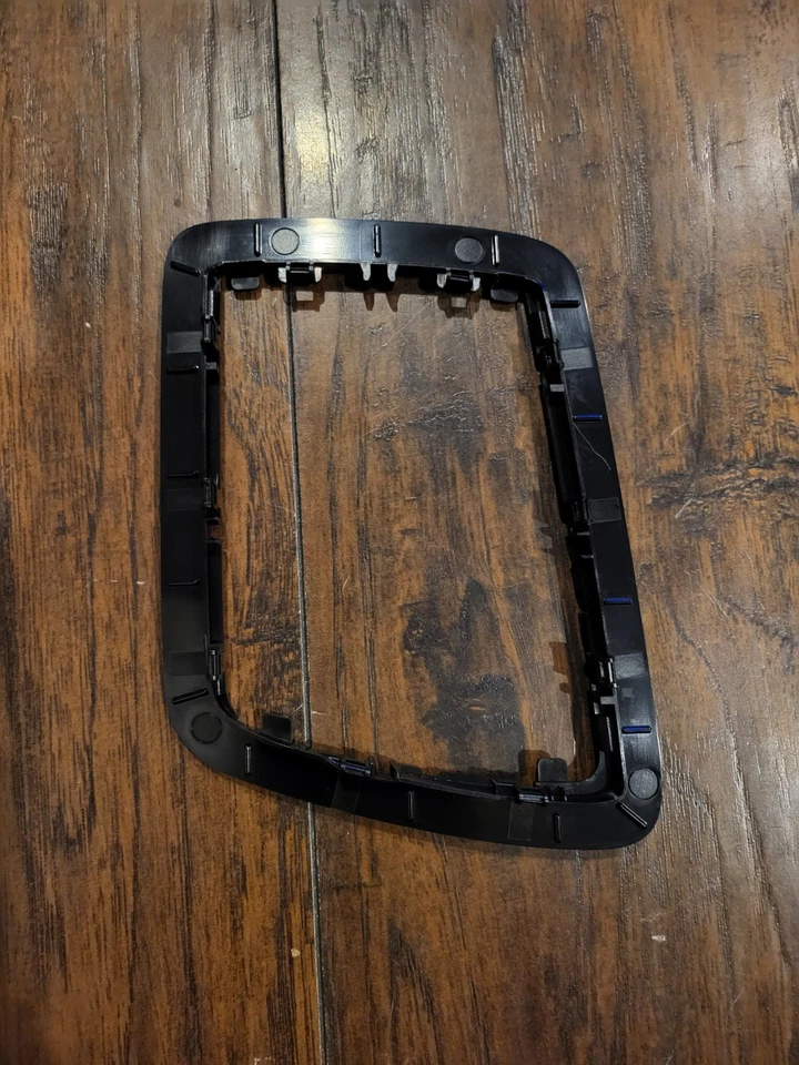 Оригинальная рама для правой лампы в сборе для Mercedes-Benz G550 2019-2025 годов выпуска 463-881-42-00 - Изображение 3 из 3