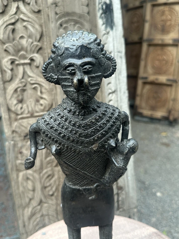 Antigua escultura tradicional sudafricana de latón forjado a mano Foto 3 de 4