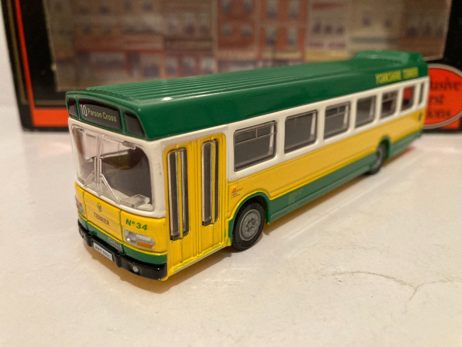 EFE 17203 Leyland National Mk l Yorkshire Terrier 1/76 Scale boxed free post