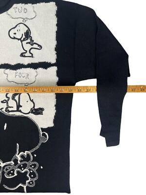 Vintage Iceberg Snoopy Peanuts Colab Black Gilmar Sweater Vintage Iceberg Snoopy Peanuts Colab Black Gilmar Sweater