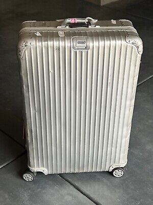 Rimowa Topas 31.2” Multiwheel Check In Luggage - Silver 