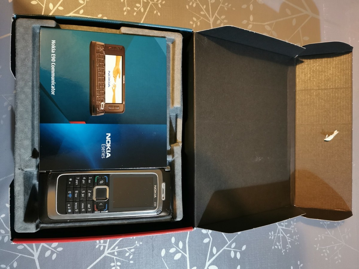 Nokia e90 communicator Unlocked full box set excellent condition