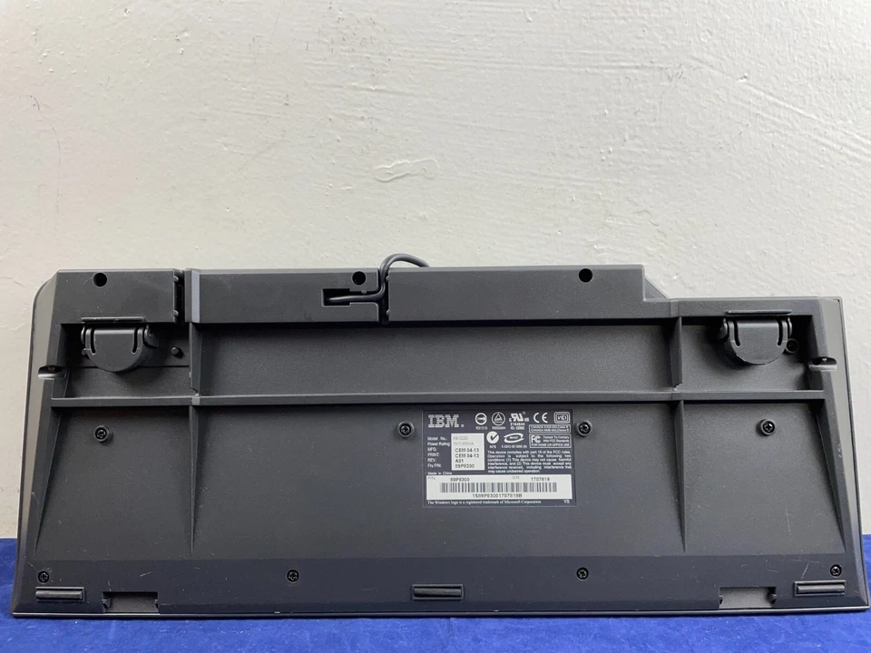 Lenovo 89P9200 KB-0225 PS/2 Black Keyboard missing caps - Image 3 of 4