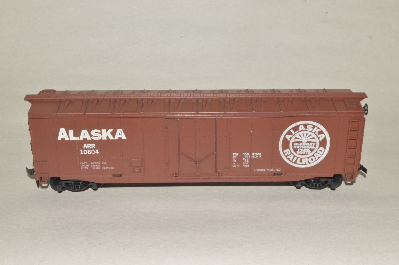 HO scale Tyco IHC Alaska RR 50' plug door box car train