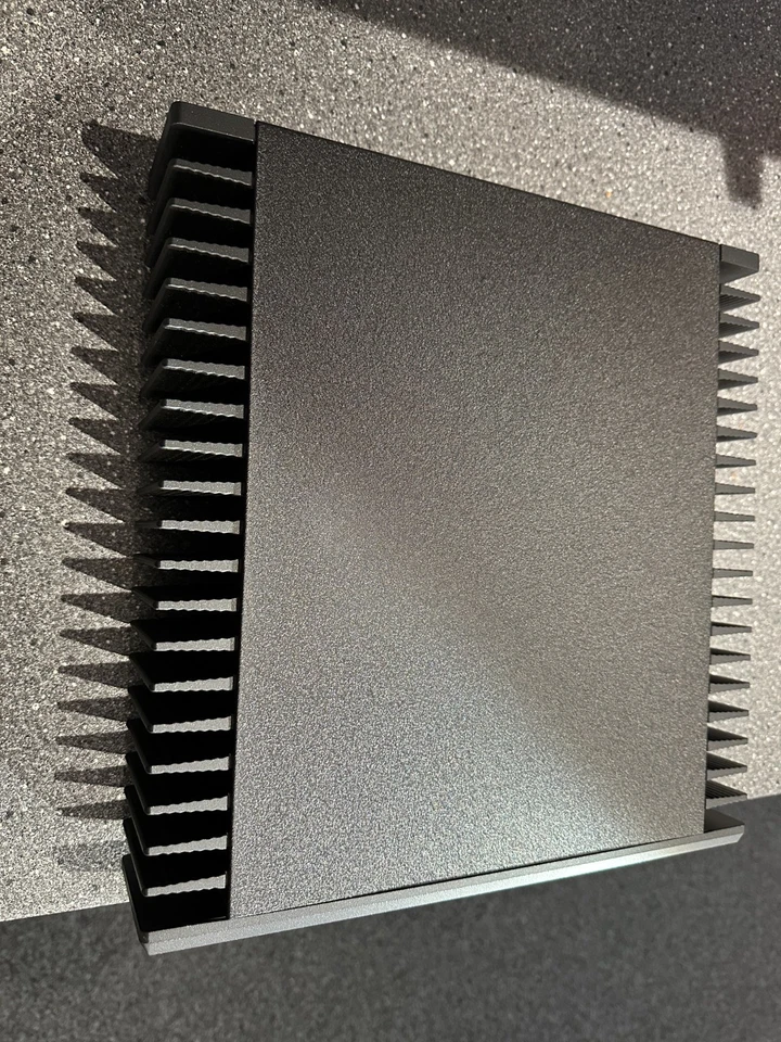 Linn Klout Power Amplifier - Image 2 of 4