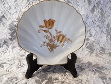 VINTAGE ROYAL LIMOGES FRANCE PORCELAIN SHELL WHITE &GOLD DISH
