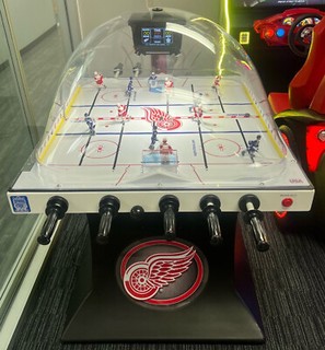 SUPER CHEXX PRO BUBBLE HOCKEY ARCADE MACHINE by ICE (Excellent) *RARE*