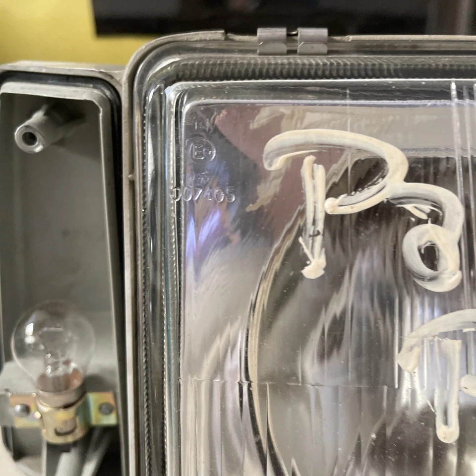 Seat Marbella Bj.87-89 Scheinwerfer rechts mit LWR-Stellmotor 007405 - Bild 3 von 4