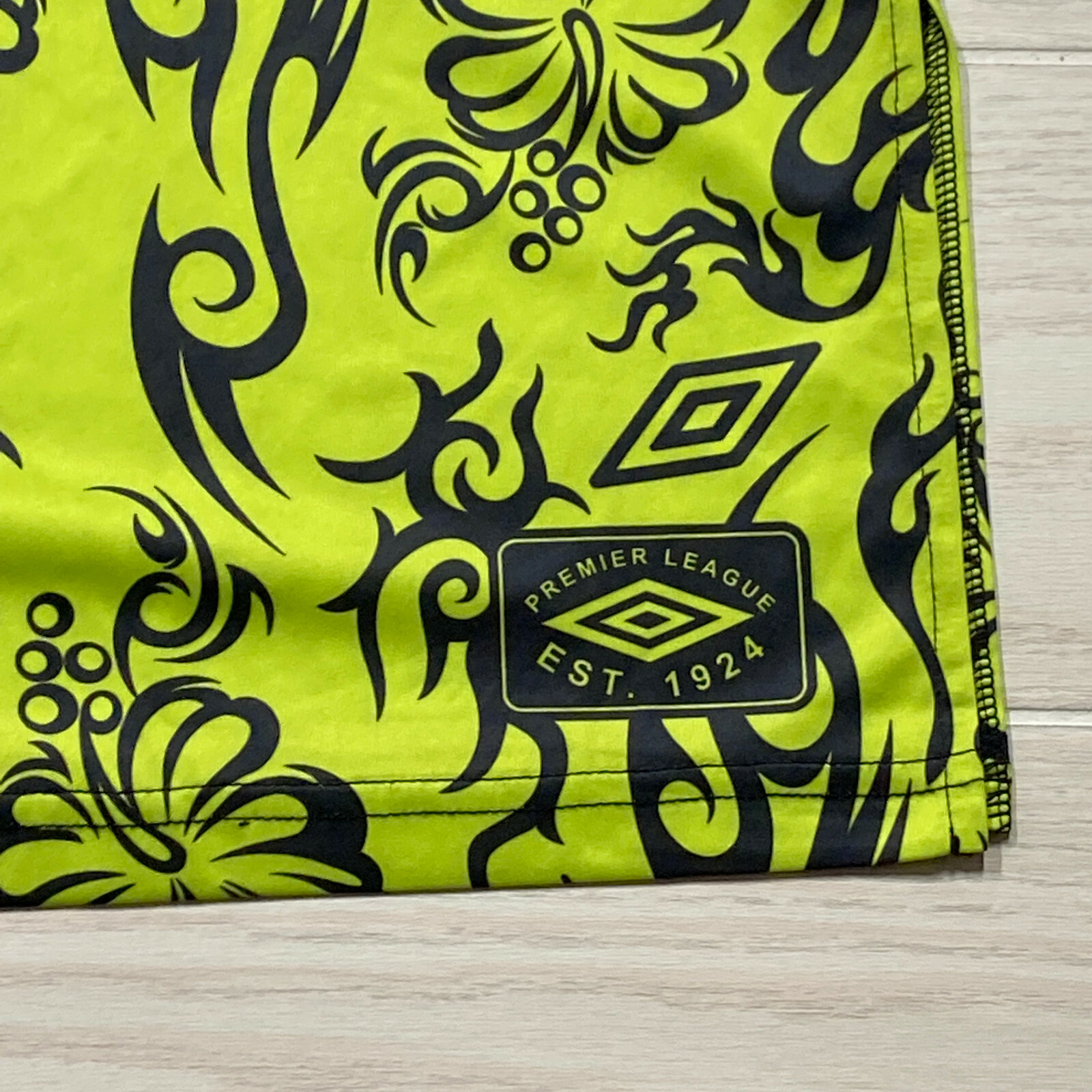 Umbro Women's Sublimated S/S Soccer Jersey Lime Punch/Black Beauty Size