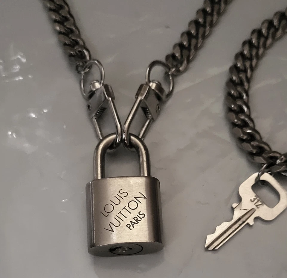 Authentic Louis Vuitton RARE Silvertone Padlock Key & No Brand Necklace Bracelet - Image 3 of 4