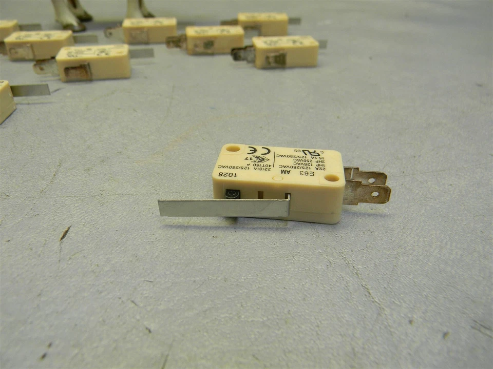 Toneluck E63 AM Micro Switch 22A 125/250VAC E63AM-BA02AG-01 Lot of 10 - Image 4 of 4
