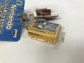 2005 Nintendo - History Keychain - Famicom Nes & Super Mario Bros. - Very Rare