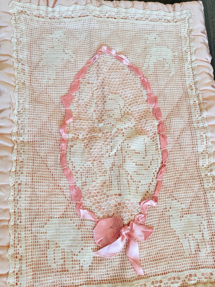 Edredom de renda vintage rosa claro para berço - Imagem 2 de 4
