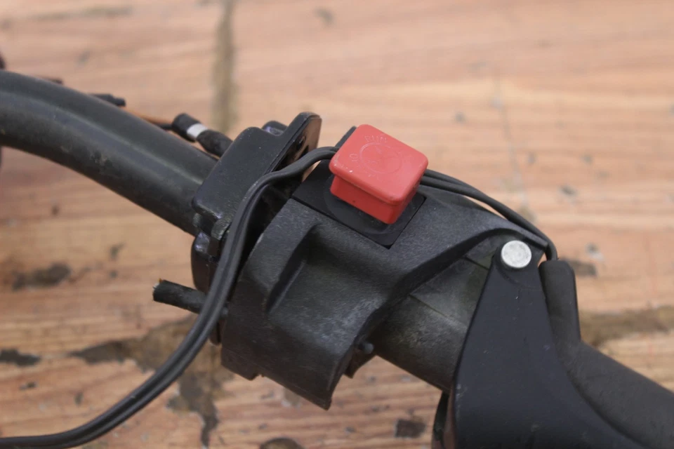 Manillar Polaris Indy Lite 340 1991 con controles - freno y acelerador Foto 3 de 4