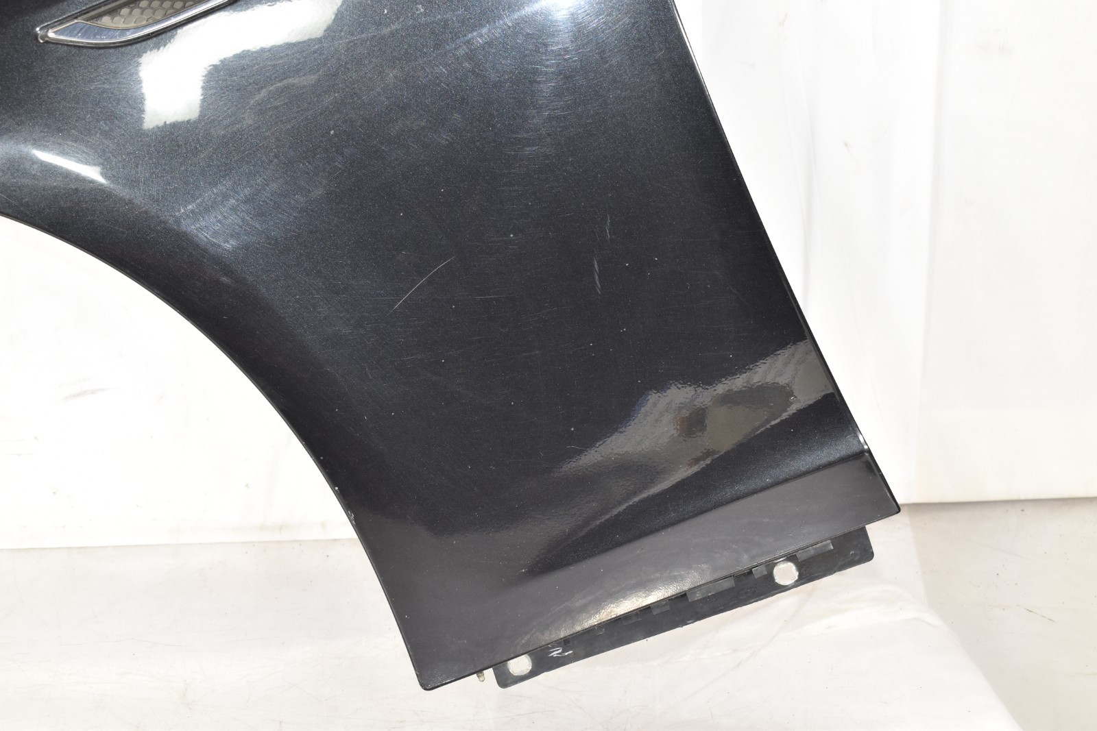 14-20 Maserati Ghibli Front Left Driver Side Fender Assembly Black 670008304 OEM