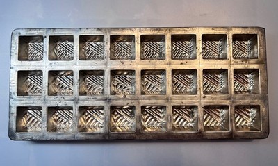 American Chocolate Mold Co. Square  24/1 Inch Cavities
